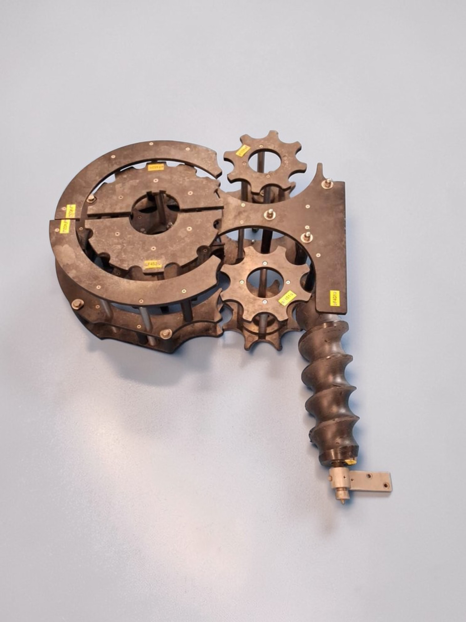 4.	Cambio formato su tappatore rotativo per acque minerali